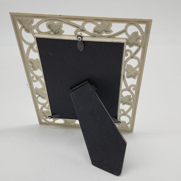 Decorative Heirloom Photo Frame 3.5" X 5" Intricate Leaf Design Ivory & Gold Fin - Picture 6 of 10